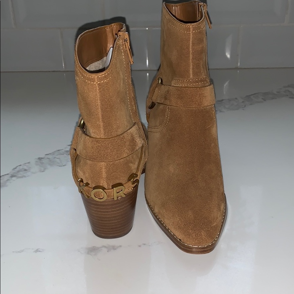 MICHAEL Michael Kors Goldie Suede Western Boot! - Picture 3 of 8